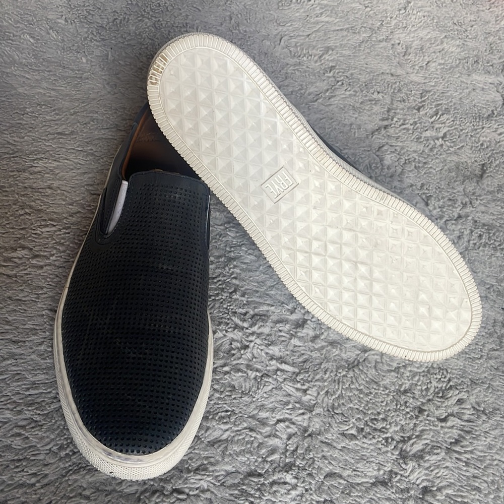 10.5 Frye slip on loafers - Picture 3 of 9